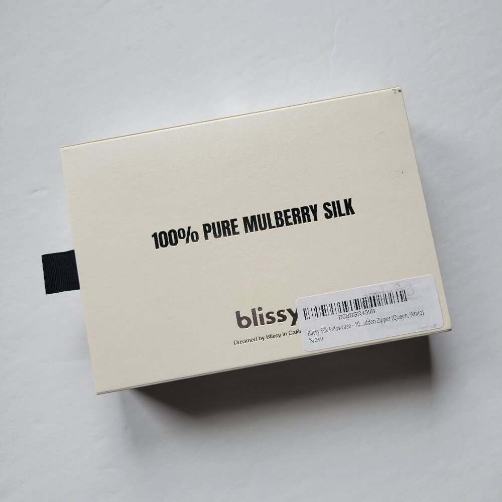 NWT Blissy 100% Silk Queen Pillowcase in White - Picture 3 of 10